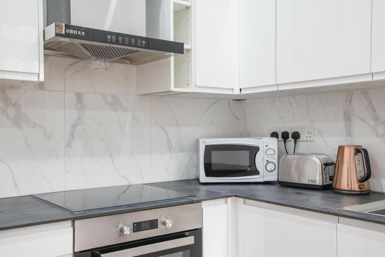 Comfortable Flat In Hammersmith Apartment London Bagian luar foto