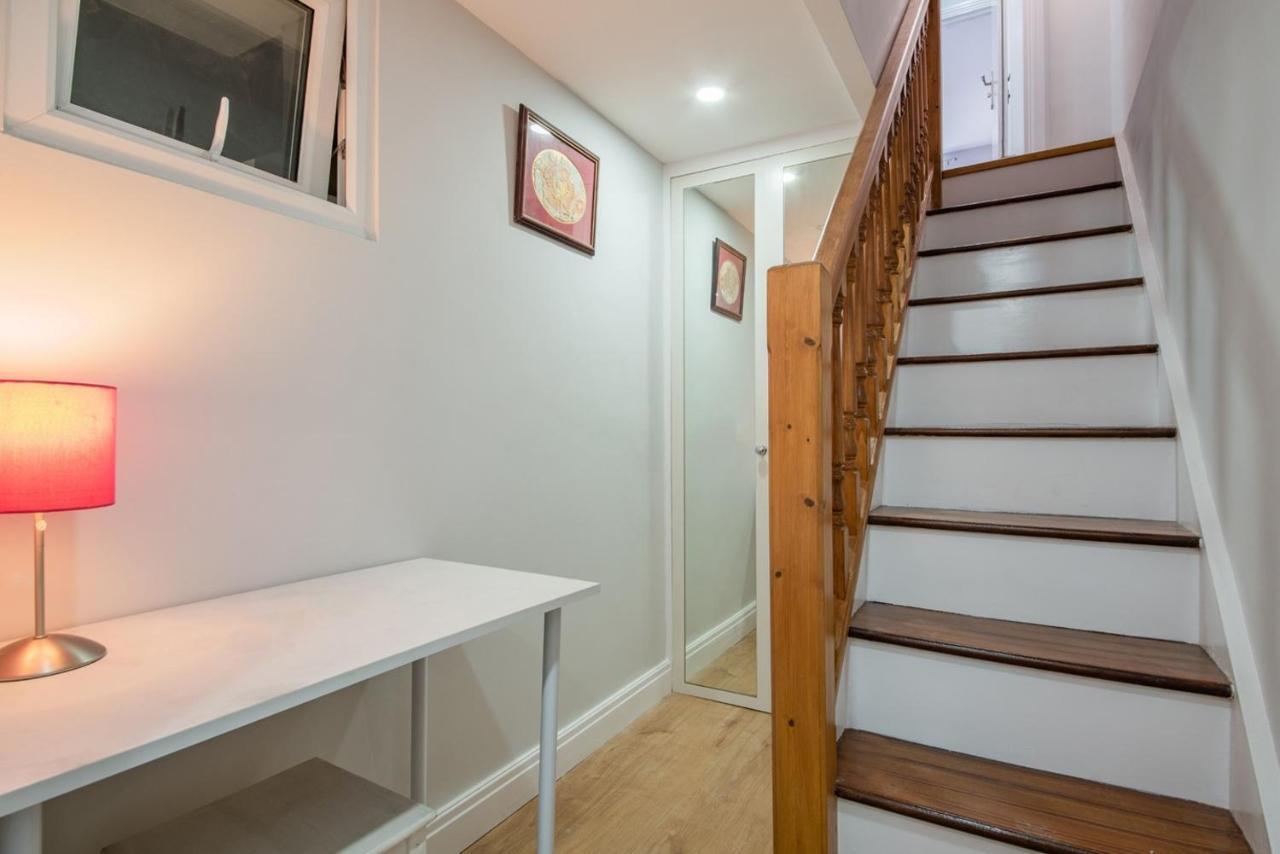 Comfortable Flat In Hammersmith Apartment London Bagian luar foto