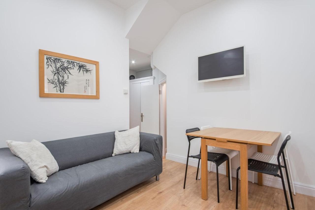 Comfortable Flat In Hammersmith Apartment London Bagian luar foto